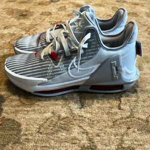 Nike Air Max Lebron Witness 6 - Size Mens 7.5